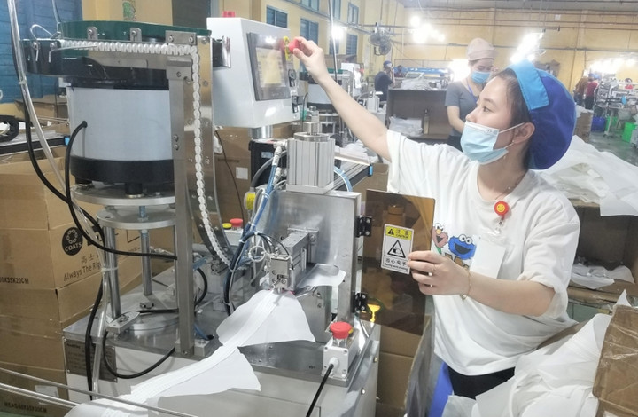 Ngành BHXH Thừa Thiên - Huế cũng luôn tham mưu để bảo vệ quyền và lợi ích hợp pháp, chính đáng cho đoàn viên công đoàn và người lao động. (Ảnh: Nguyễn Tuấn)