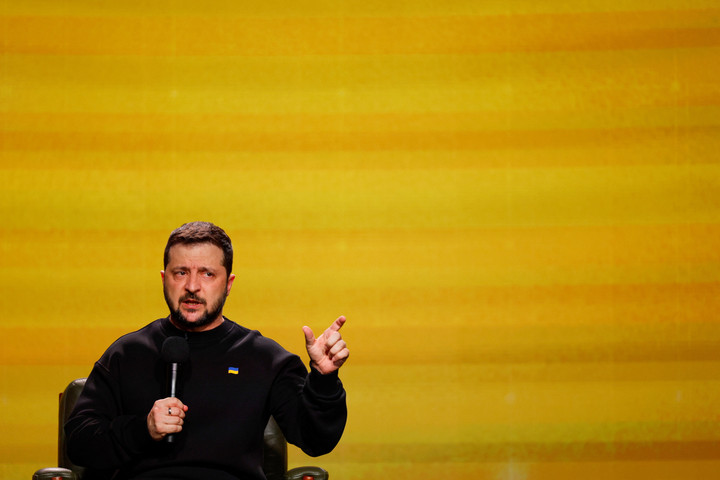 Tổng thống Ukraine Volodymyr Zelensky trong cuộc họp báo cuối năm tại Kiev hôm 19/12. (Ảnh: Reuters)