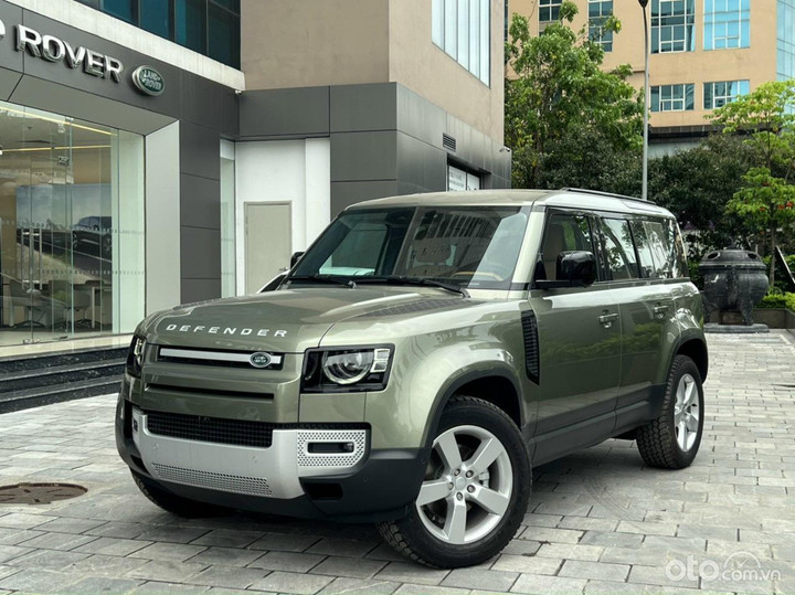 Land Rover DEFENDER 110 2.0 S 2023 là phiên bản mới nhất của dòng xe SUV địa hình trứ danh của Land Rover. (Ảnh: Oto.com.vn)