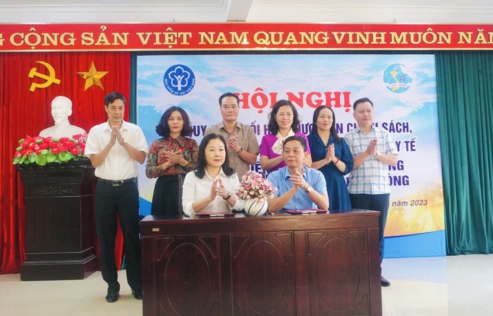 BHXH thành phố Hải Phòng và HLH Phụ nữ thành phố ký quy chế phối hợp.