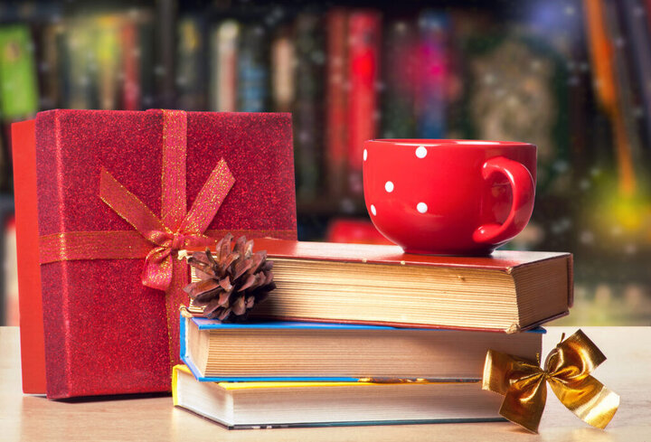 Sách cũng là món quà Giáng sinh ý nghĩa và thiết thực tặng bố mẹ. (Ảnh: Depositphoto)