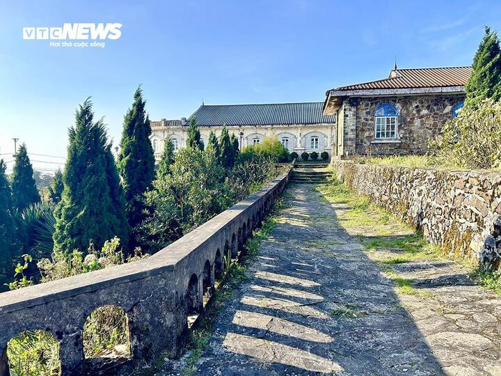 Nhiệt độ xuống -2,5 độ C nhưng Mẫu Sơn không xuất hiện băng giá, sương muối. (Ảnh: P.T)