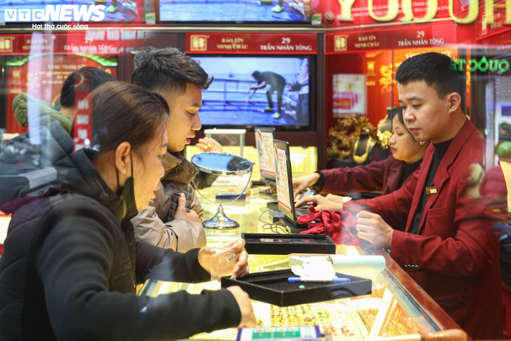 Giá vàng tăng hơn 1 triệu đồng/lượng sau hơn 1 giờ mở cửa. (Ảnh minh họa: Minh Đức).