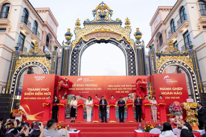 Lễ khai trương quần thể Mega Grand World Hà Nội.