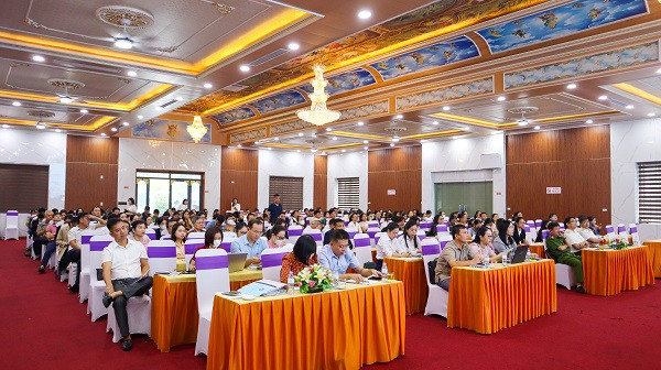 Các đại biểu tham dự hội nghị