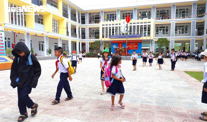 Số học sinh tham gia BHYT không ngừng tăng qua các năm.