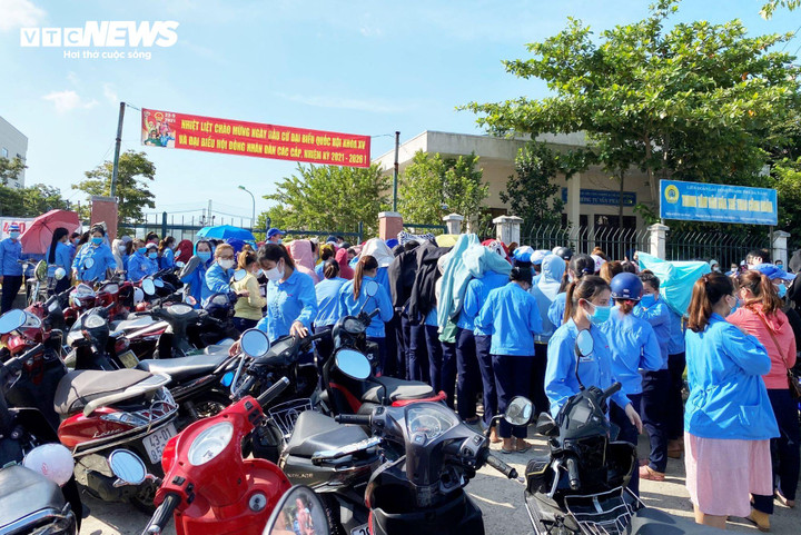 Các ĐBQH đề nghị dự thảo Luật BHXH đưa ra nhiều giải pháp ngăn chặn hiệu quả tình trạng nợ đóng BHXH.