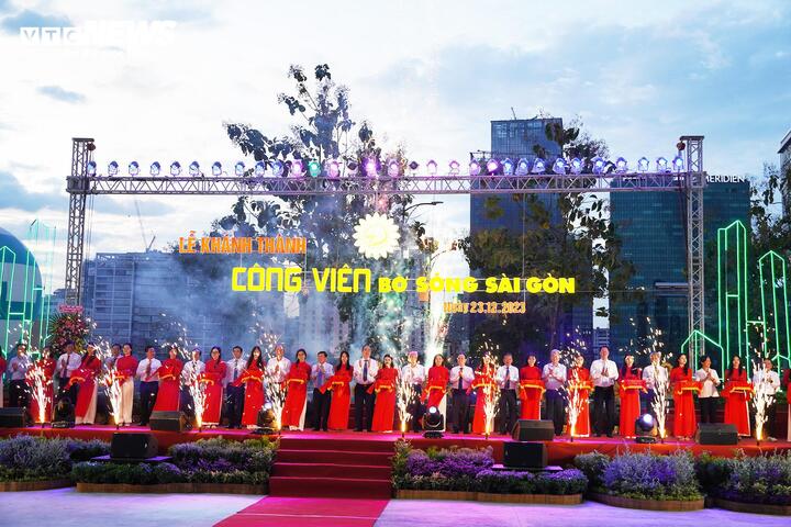 Ông Hoàng Tùng, Chủ tịch UBND TP.Thủ Đức cho biết, Công viên bờ sông Sài Gòn không chỉ là công viên xanh mà còn là không gian tôn vinh những giá trị văn hóa, lịch sử của vùng đất Thủ Thiêm như đình thần An Khánh, nhà thờ Thủ Thiêm, Dòng Mến Thánh giá Thủ Thiêm.