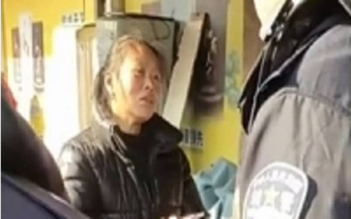 Người phụ nữ kiên quyết đòi tiền chuộc vượt quá giá trị tài sản nhặt được.