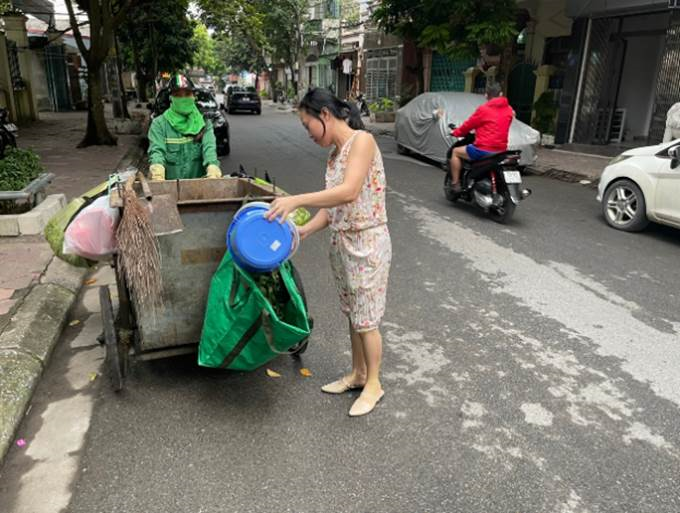 Phối hợp Xí Nghiệp MTĐT Lê Chân 3 tăng cường tuyên truyền, kiểm tra mô hình TDP 18 Vĩnh Niệm.