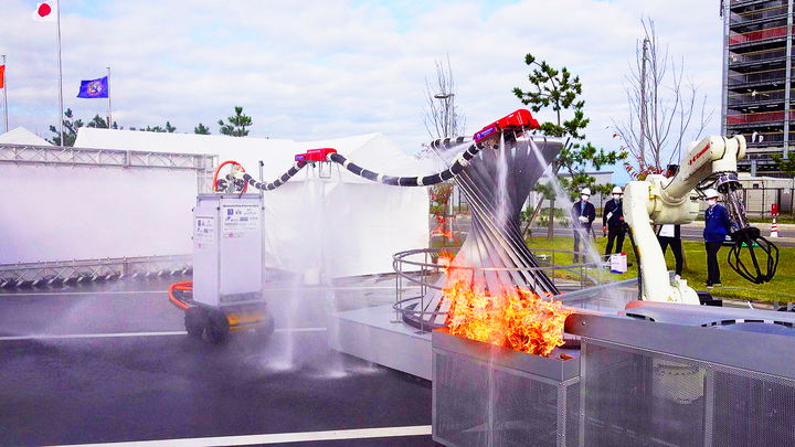 Một nhóm các nhà nghiên cứu ở Nhật Bản đã tạo ra bản thiết kế robot “Dragon Firefighter” tiên tiến, đây là một vòi cứu hỏa bay được điều khiển từ xa nhằm mục đích chữa cháy an toàn và hiệu quả hơn. (Ảnh: Đại học Tohoku)