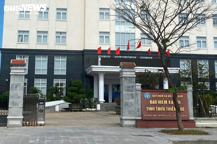 BHXH Thừa Thiên - Huế luôn đẩy mạnh ứng dụng công nghệ thông tin trong hoạt động của ngành. (Ảnh: Thục Trinh)