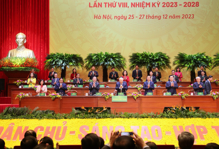 Lãnh đạo Đảng, Nhà nước dự và tham gia Đoàn Chủ tịch điều hành Đại hội.