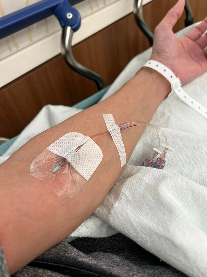 Kasim Hoàng Vũ chia sẻ hình ảnh nhập viện cấp cứu.