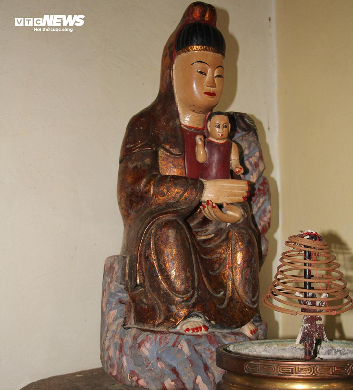 Trải qua những năm kháng chiến chống giặc ngoại xâm, chùa Phúc Diên theo tiếng gọi của Đảng đã hiến nhiều đồ thờ và chuông khánh bằng đồng cho Nhà nước để đúc đạn được phục vụ kháng chiến.