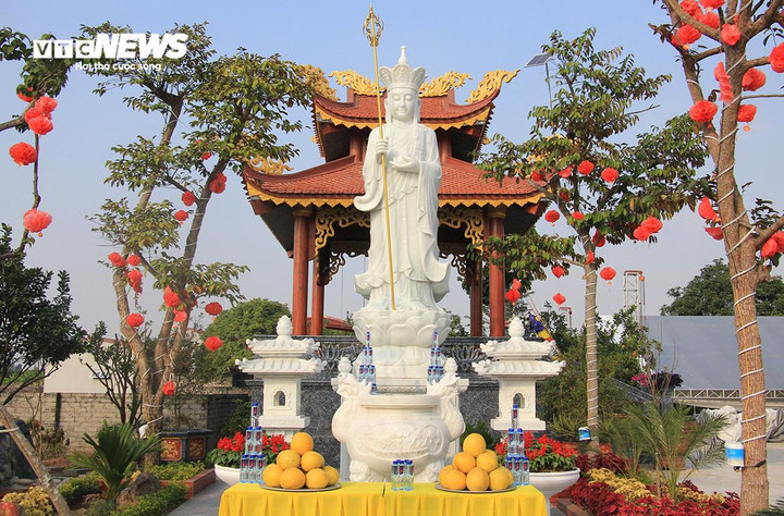 Đến năm 2011, được sự phát tâm của ông Phạm Tiến Dũng, bà Lê Thị Huyền là người con của quê hương, nhà Chùa đã tu sửa lại 3 gian Tam Bảo với số tiền 341 triệu cùng hàng trăm ngày công lao động của bà con Nhân dân.