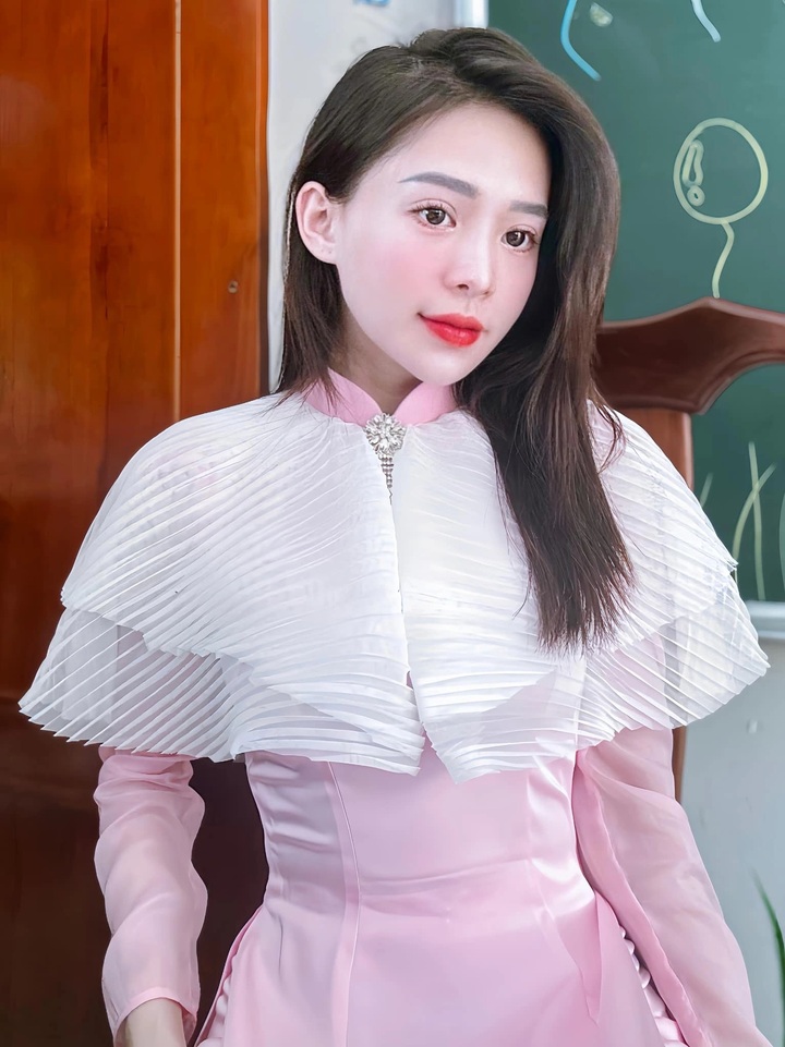 Những cô giáo xinh đẹp gây sốt mạng năm 2023 - 14