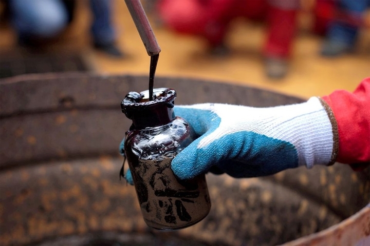 Giá xăng dầu hôm nay tăng nhẹ. (Ảnh: Reuters).