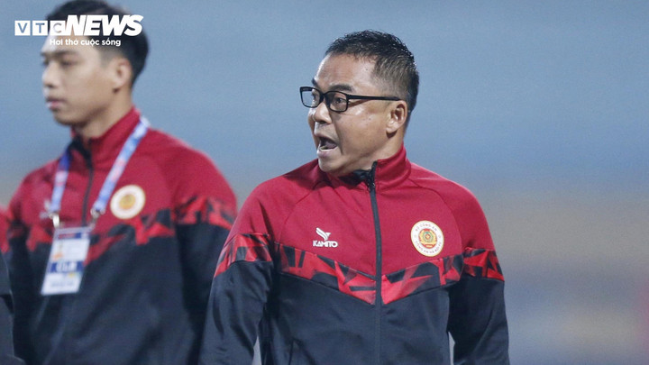 Ông Trần Tiến Đại "làm loạn" ở sân Hàng Đẫy.