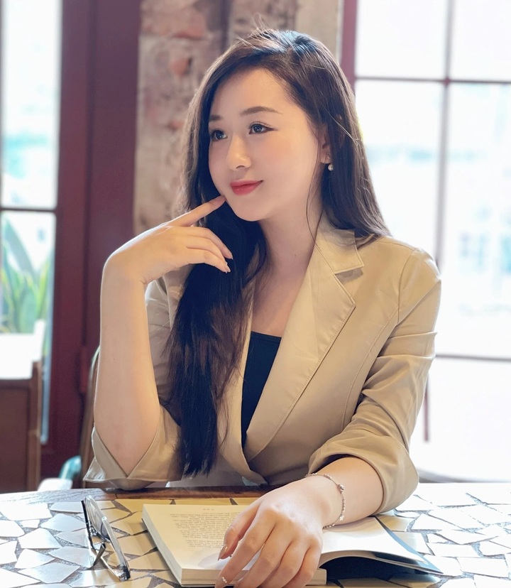 Những cô giáo xinh đẹp gây sốt mạng năm 2023 - 5