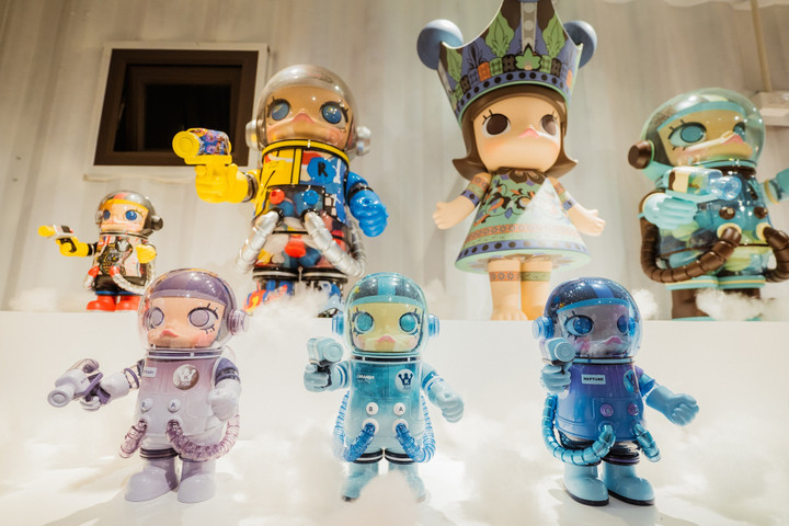 Các nhân vật Art toy phiên bản giới hạn siêu hiếm tại Hội chợ Art toy Giáng sinh quốc tế.