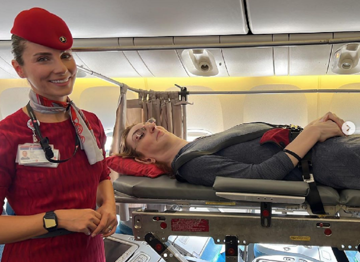 Cô gái cao nhất thế giới lần đầu tiên đi máy bay. (Ảnh: Instagram/@rumeysagelgi)