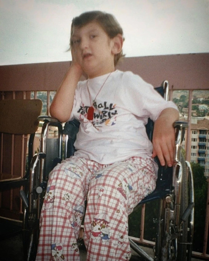 Ở tuổi thiếu niên, Rumeysa Gelgi là đứa trẻ mắc kẹt trong cơ thể người lớn. (Ảnh: Instagram/@rumeysagelgi)