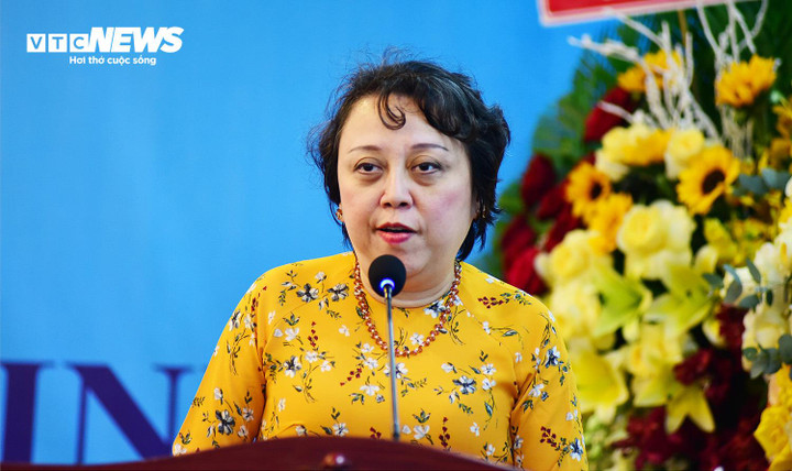 Bà Phạm Khánh Phong Lan