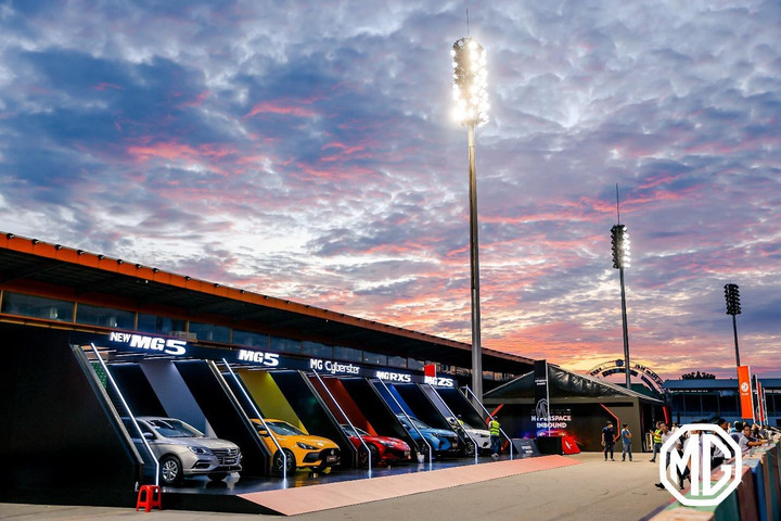 Siêu xe thể thao điện ra mắt thị trường ô tô Việt Nam - 5