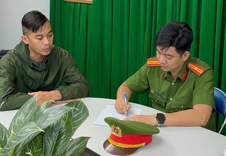 Nguyễn Trần Cao Nguyên tại cơ quan điều tra.