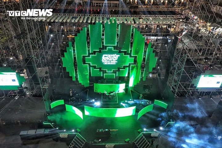 Sân khấu đêm nhạc Countdown trước giờ khai màn.