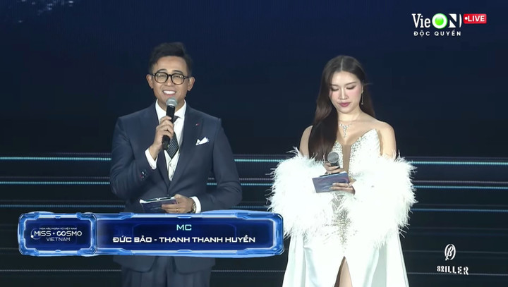 MC Đức Bảo và Thanh Thanh Huyền dẫn dắt đêm chung kết.
