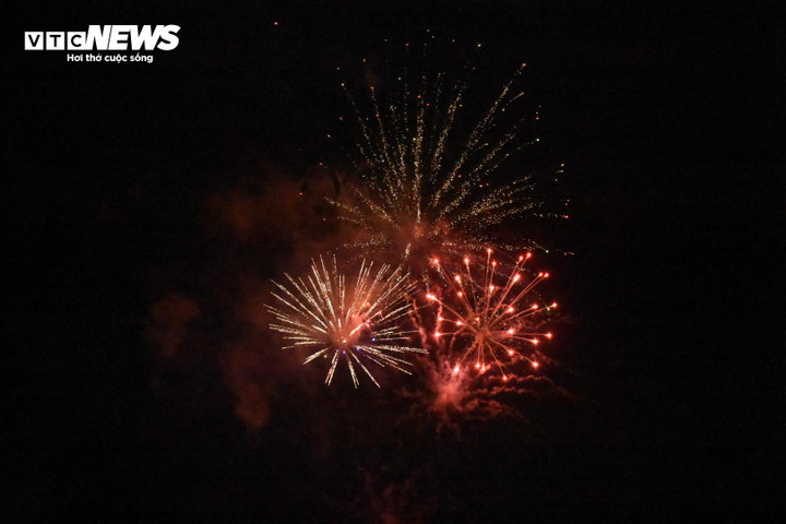 Thế giới và Việt Nam đón năm mới 2024 - 10