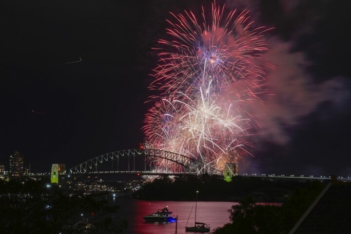 Màn trình diễn pháo hoa tại Sydney còn thu hút hơn 425 triệu người xem trực tuyến. Ảnh: Sky News