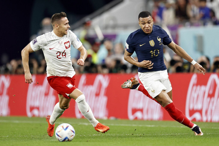 Sân bóng này tổ chức 8 trận đấu ở World Cup 2022. Nhiều danh thủ đặt chân lên mặt sân của Al Thumama như Kylian Mbappe, Sergio Busquets, Robert Lewandowski,... (Ảnh: Getty)