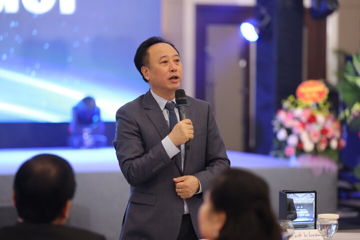 PGS.TS Trần Cao Bính, Giám đốc Bệnh viện Răng Hàm Mặt Trung ương, Hà Nội phát biểu tại lễ ra mắt.