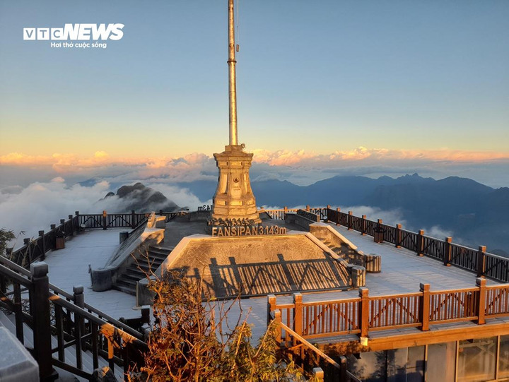 Sương muối xuất hiện từ đêm đến sáng sớm 3/1.