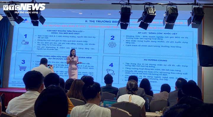 Người dân chưa dám "xuống tiền" mua bất động sản chủ yếu vì lý do tài chính. (Ảnh: Đại Việt)