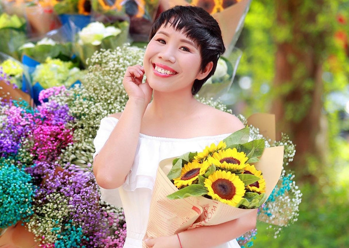 Chị Oanh lưu lại hình ảnh đẹp của bản thân trong ngày nhận "bằng tốt nghiệp viện K". (Ảnh: NVCC)