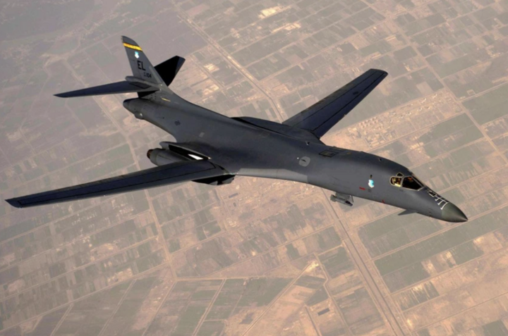 Máy bay ném bom tầm xa B-1B Lancer của không quân Mỹ. (Ảnh: military.com)