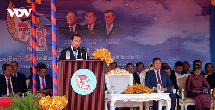 Chủ tịch đảng CPP Samdech Hun Sen phát biểu tại buổi.