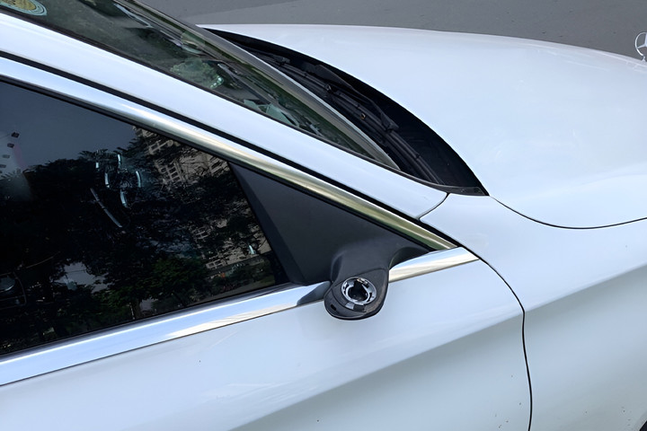 Điều khiển ô tô không có gương chiếu hậu bị phạt bao nhiêu tiền? - 1