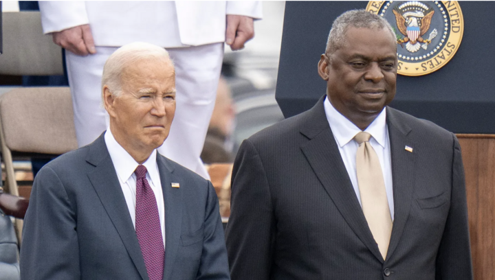 Tổng thống Mỹ Joe Biden và Bộ trưởng Quốc phòng Lloyd Austin. (Ảnh: AP)
