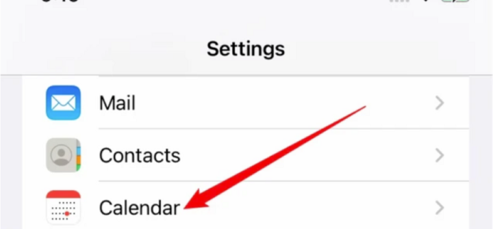 Truy cập vào cài đặt ứng dụng Calendar (Lịch) trong phần Settings (Cài đặt) của máy iPhone