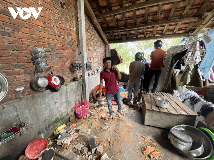 Lực lượng quân đội sẽ hỗ trợ người dân sửa chữa nhà.