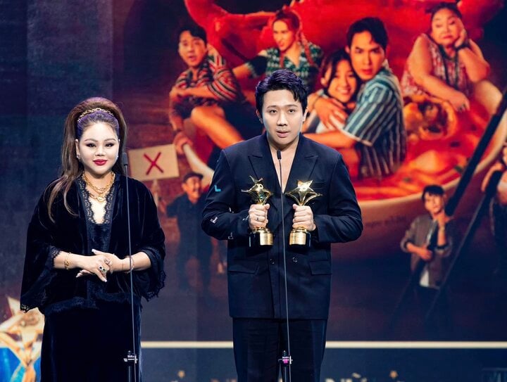Trấn Thành đã "vượt mặt" Victor Vũ, Bùi Thạc Chuyên để giành giải "Đạo diễn xuất sắc nhất".