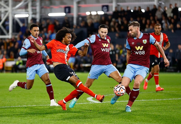Burnley chạm trán Luton Town tại Premier League