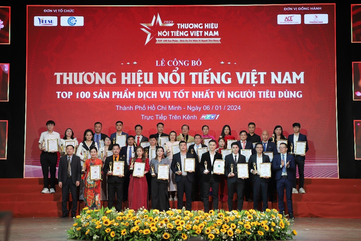 ELLY được vinh danh Top 10 thương hiệu nổi tiếng Việt Nam 2023 - 5