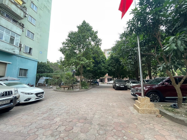 Toà nhà N4A, khu vực xảy ra vụ cướp giật điện thoại. (Ảnh: Đ.X.)