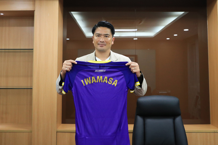 HLV Daiki Iwamasa dẫn dắt Hà Nội FC trong phần còn lại của mùa giải 2023-2024.